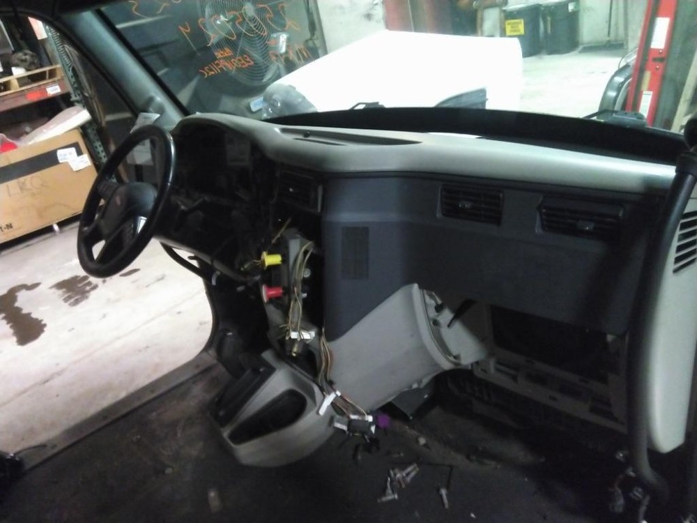 Replaces 2018 PETERBILT 579 CAB , MT