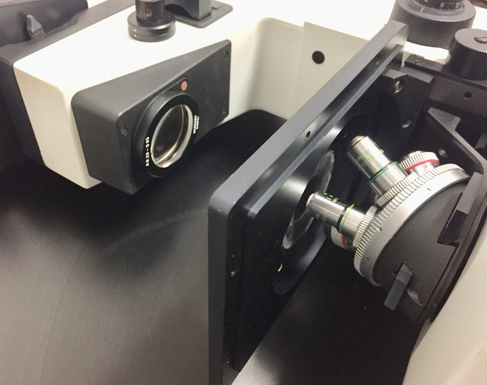 Leitz Labovert FS Inverted Microscope w 5 Objectives & Light Source