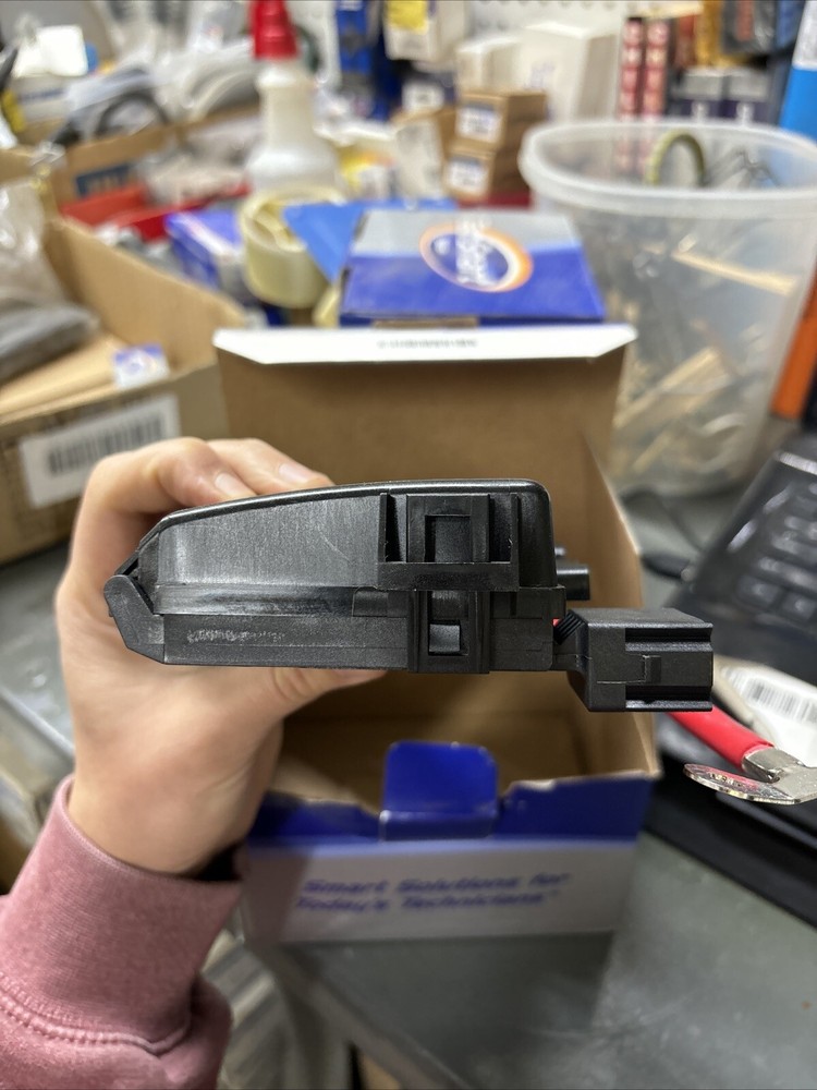 TechSmart R45002, Battery Power Distribution Box
