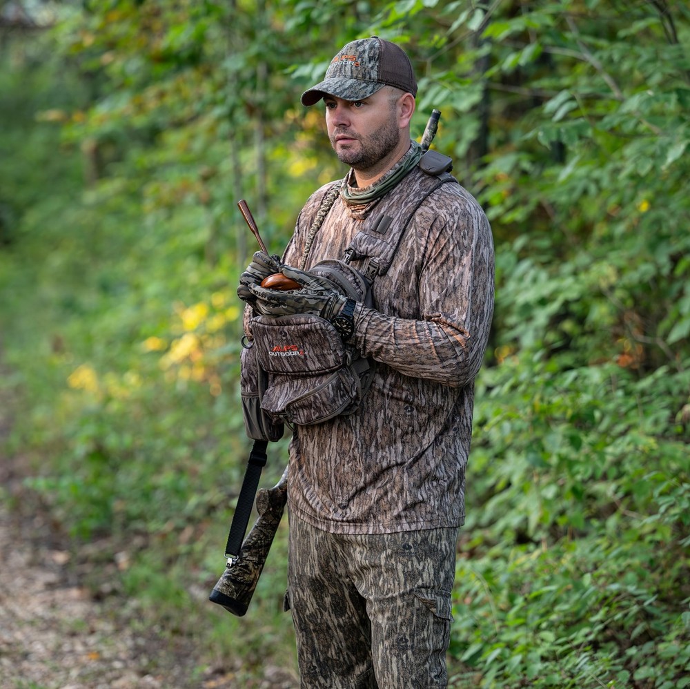 Ambush Sling Pack - Mossy Oak Bottomland