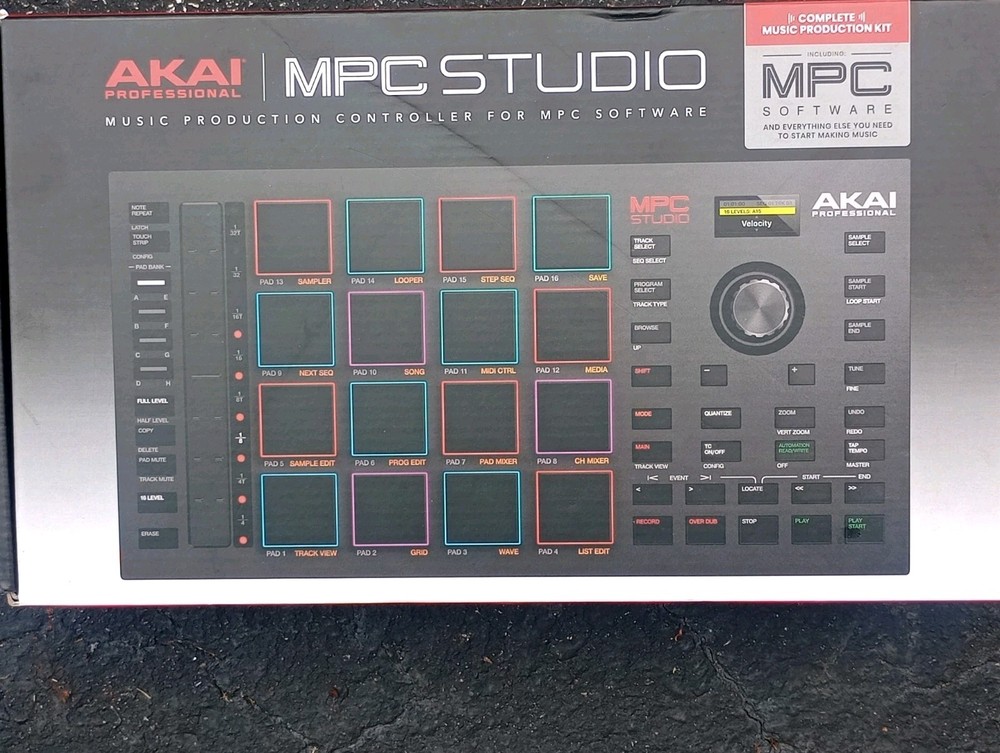 Akai Professional MPC Studio Music Production Controller