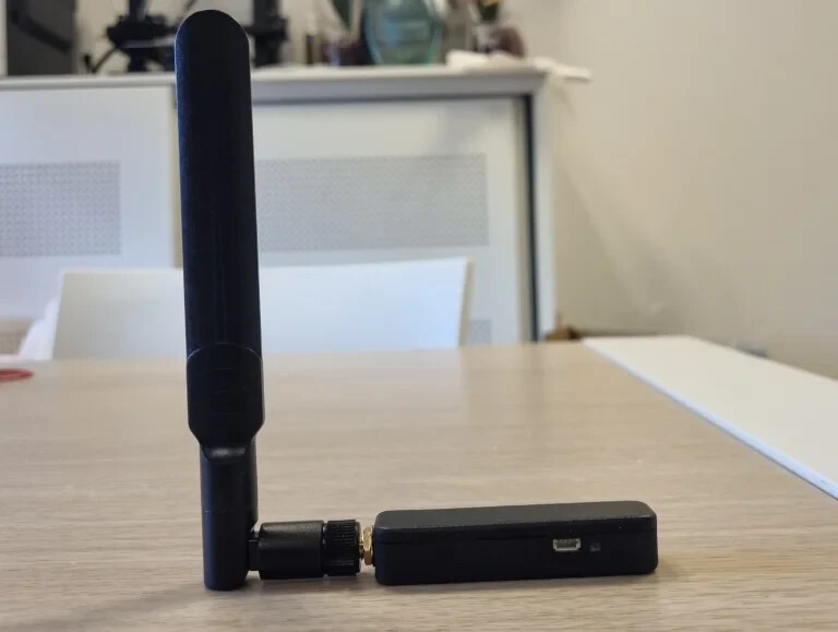 Drone and Pilot Detection Device –Handheld Remote ID Receiver for iOS & Android