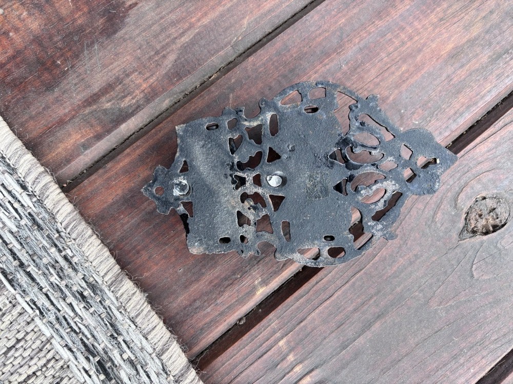 CAST IRON DOUBLE BASKET MATCH HOLDER WALL MOUNTED
