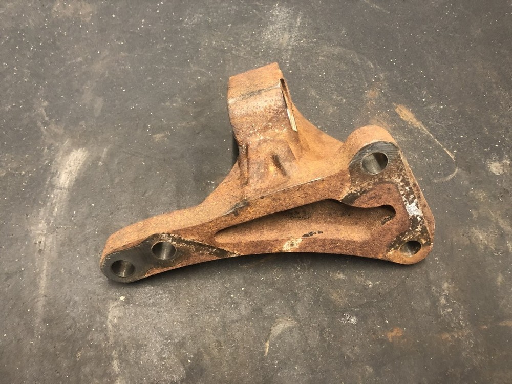 Detroit DD13 Engine Mount - Used