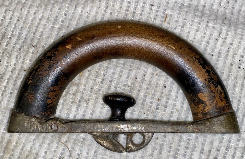 ANTIQUE No.3 SAD IRON w/REMOVEABLE WOODEN HANDLE