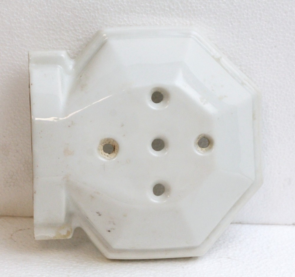 Wall Mount White Ceramic Sponge Dish