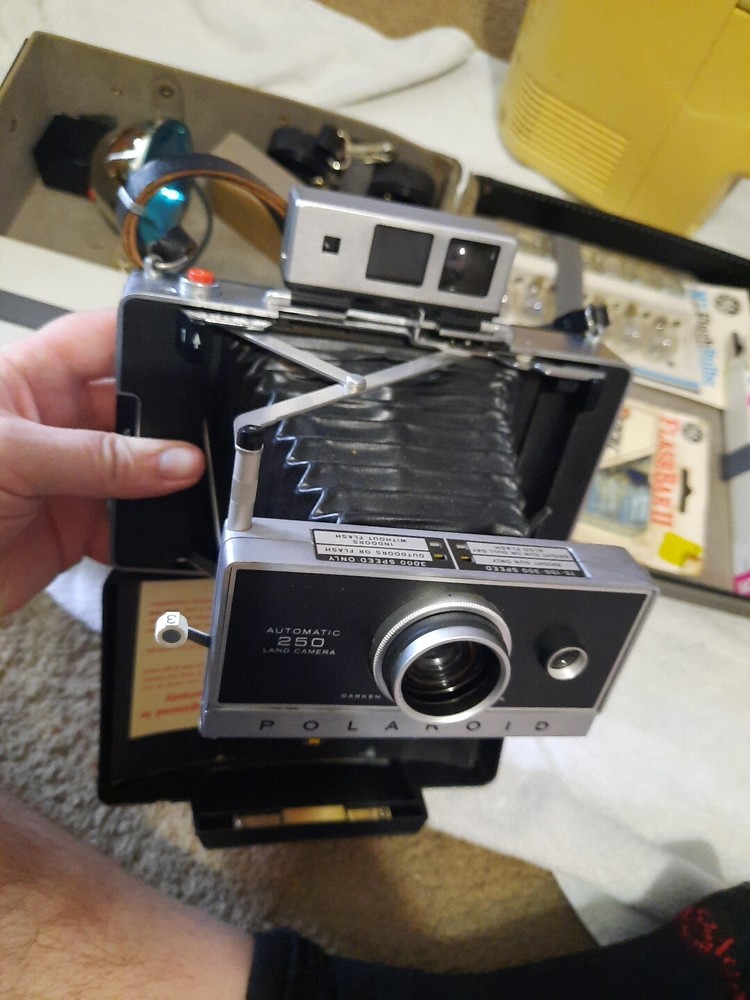 Vintage Polaroid Automatic 250 Land Camera with Case, Flash, Bulbs, Instructions