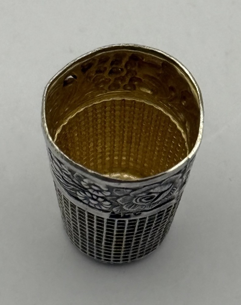 Hallmarked Silver Thimble Decorated With Flowers & Berries Boxed