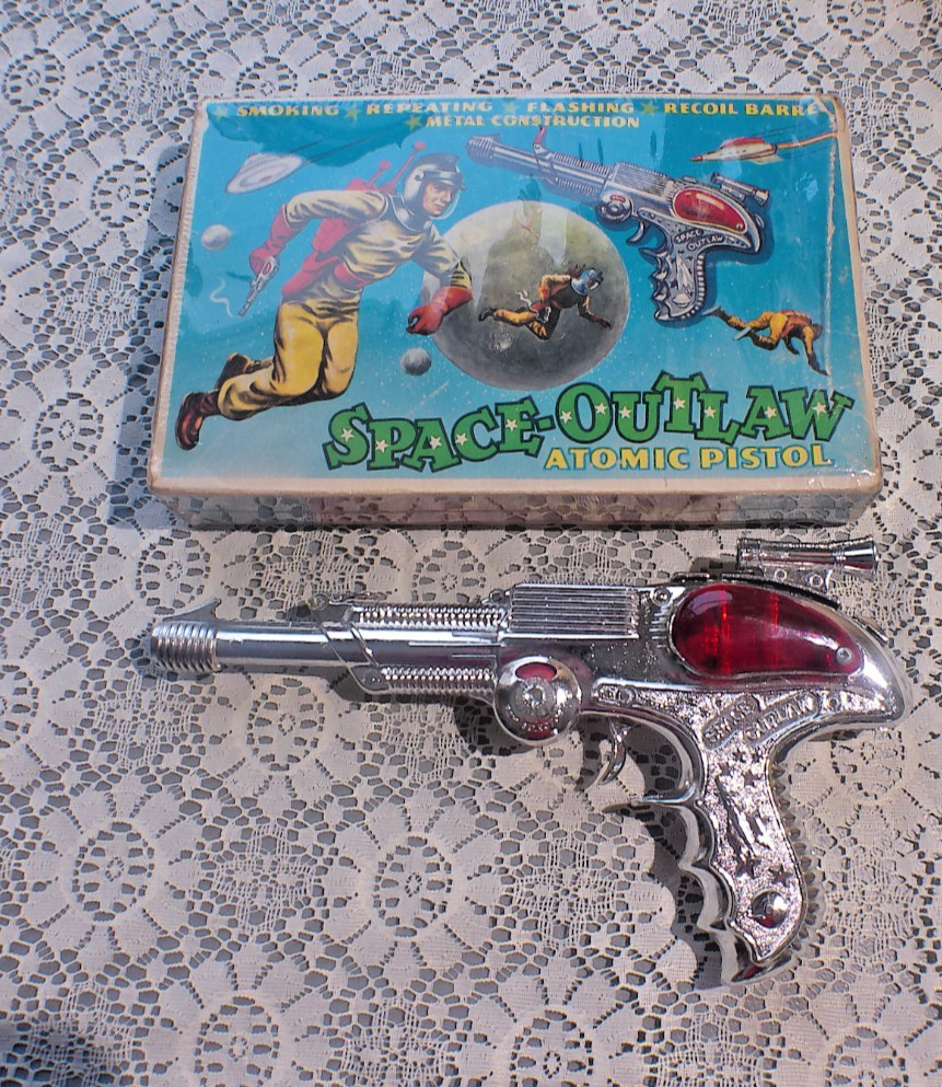 SPACE OUTLAW ATOMIC PISTOL SMOKING REPEATING WITH ORIGINAL BOX