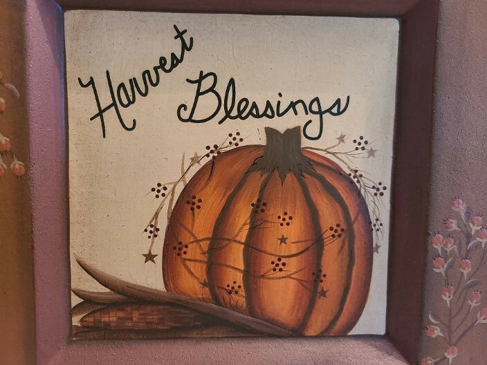 Hearthside Collection-"Harvest Blessings", plate with stand, Pre-owned, MINT