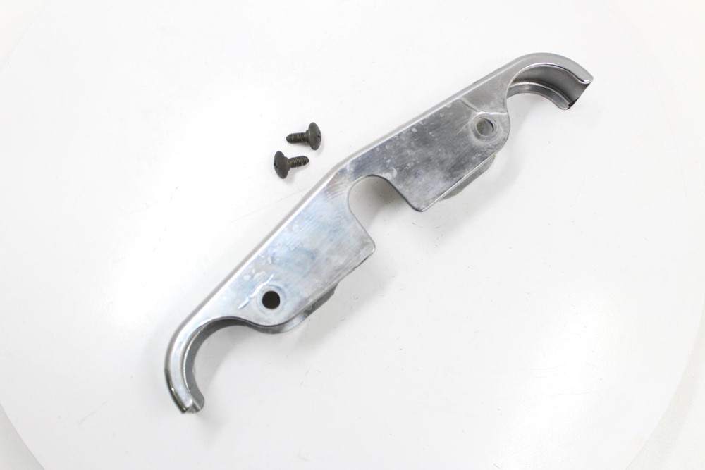2003 SUZUKI GZ250 OEM FRONT FORKS CLAMP LOWER TREE PLASTIC GUARD