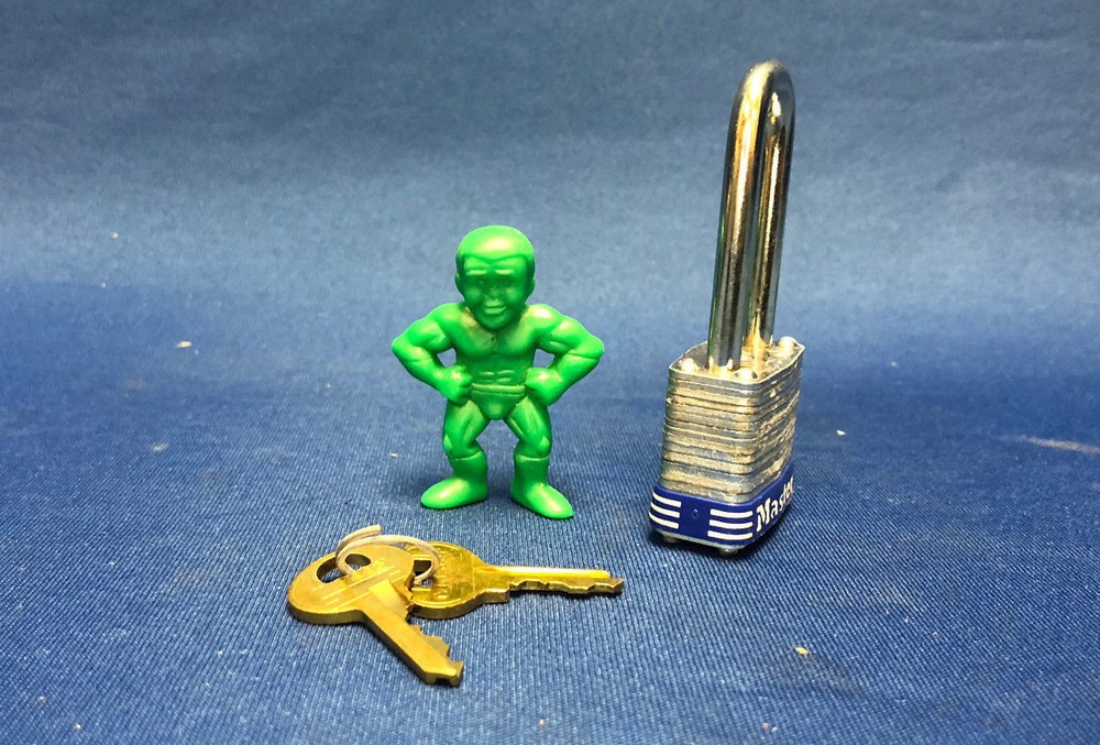 Master Lock 7KALF Commercial Laminated 1-1/8" Padlock