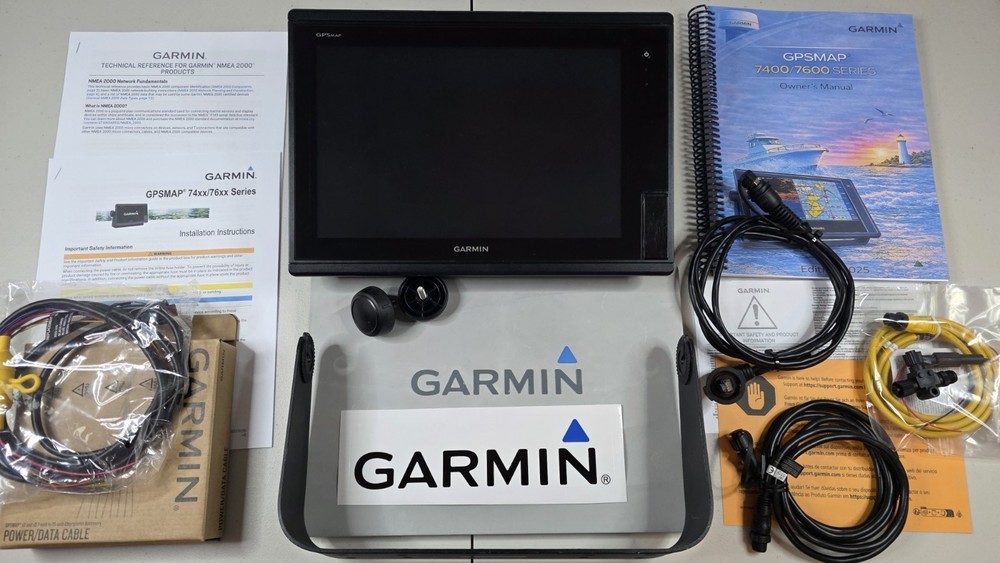 Garmin GPSMAP 7612 12" Chartplotter / Fishfinder – Excellent Condition.