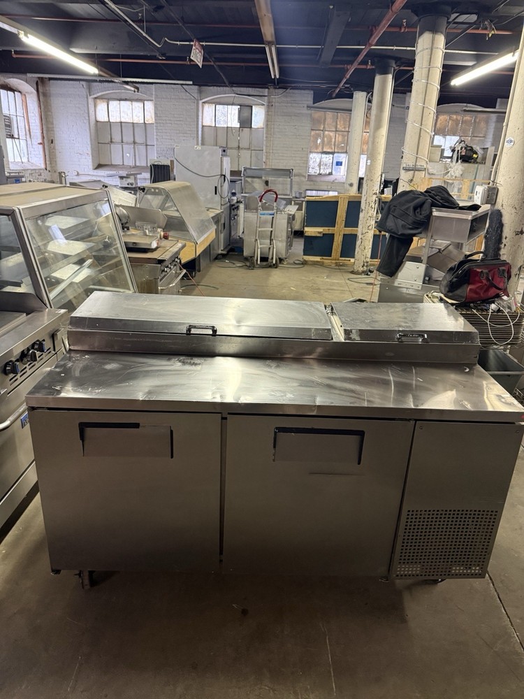 TRUE TPP-67 67” PIZZA PREP TABLE REFRIGERATOR COOLER USED