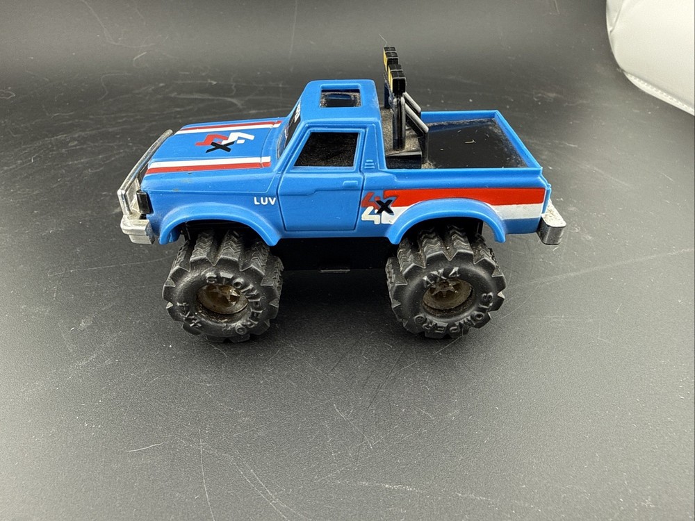 Nice SCHAPER STOMPER 4X4 Chevrolet Luv Runs Light Works