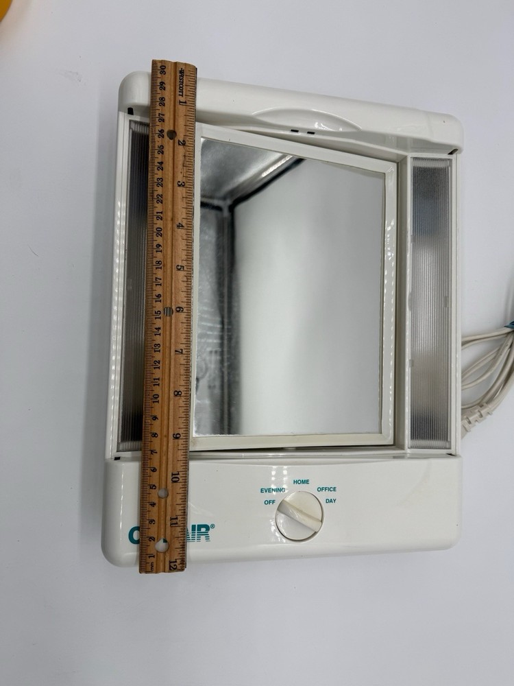 CONAIR 2-Sided Makeup Mirror, 4 Light Setting Incandescent Lighting TM8LX Tested