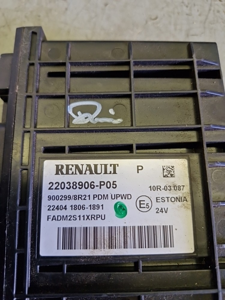 Renault T Range Door Control Module Left Side 22038906 P05