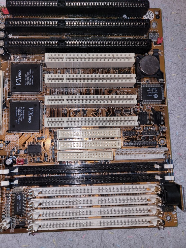 PCchips MB-M537 V3.1 Socket7 Motherboard VXpro Elpina UNTESTED