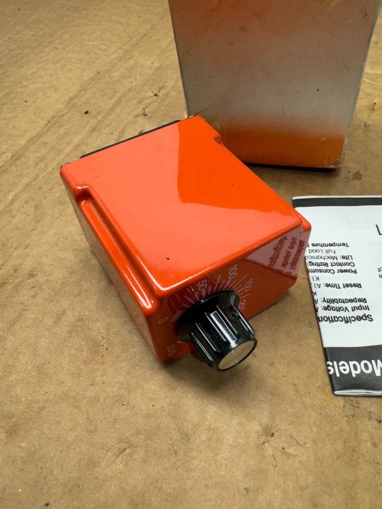 NEW IN BOX NCC SOLID STATE TIMER T1K-300-461 RANGE 3-300 SEC.