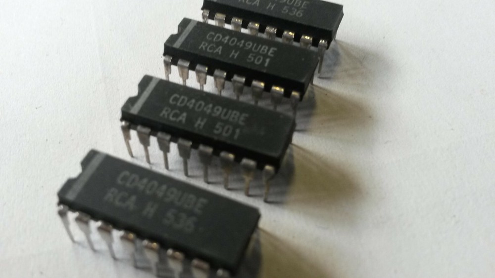 4x IC BAUSTEIN MOS 4049 14087-110