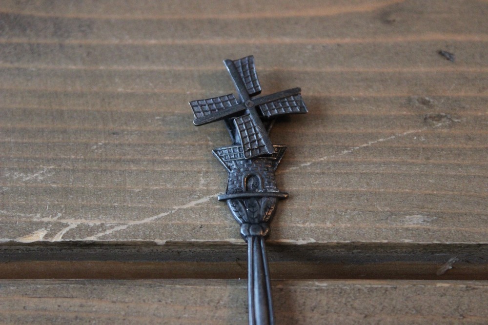 Vintage Holland Wind Mill Souvenir Spoon