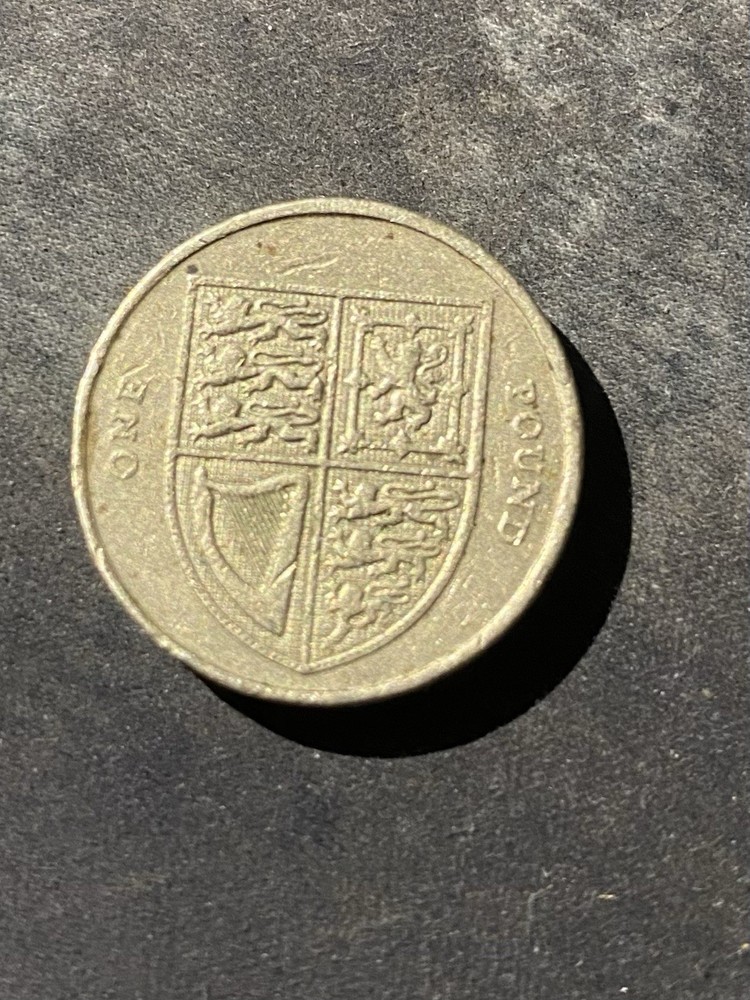 Great British Old Pound Coins (5)