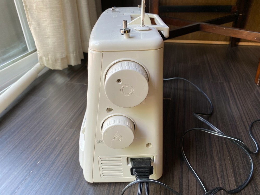 Brother XR-23 Sewing Machine w/ Accessories