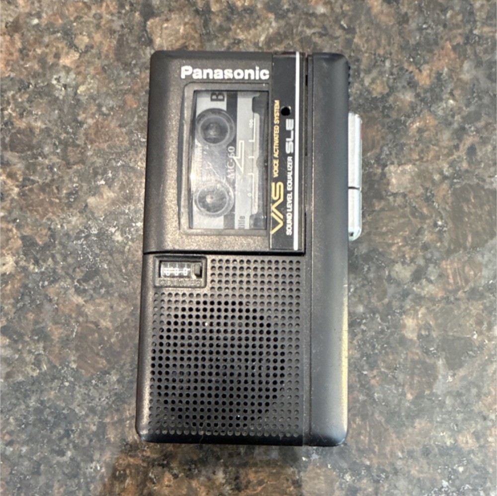 Panasonic RQ-L32 Voice Activated Handheld Microcassette Recorder