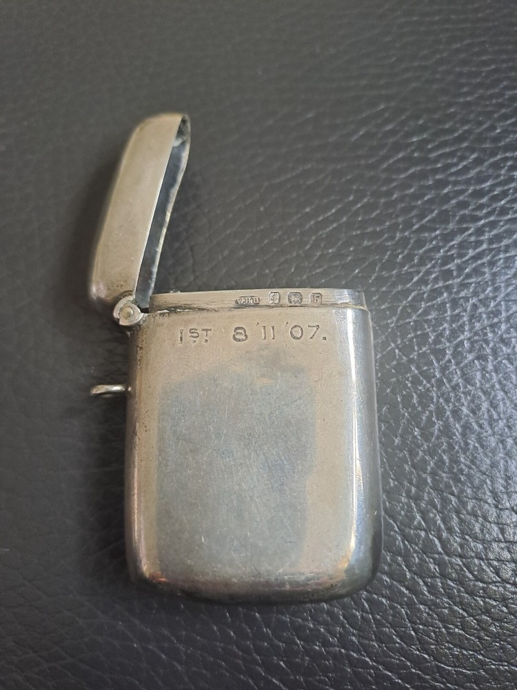 |Hallmarked Silver Antique Vesta Case Birmingham Makers W.H.H