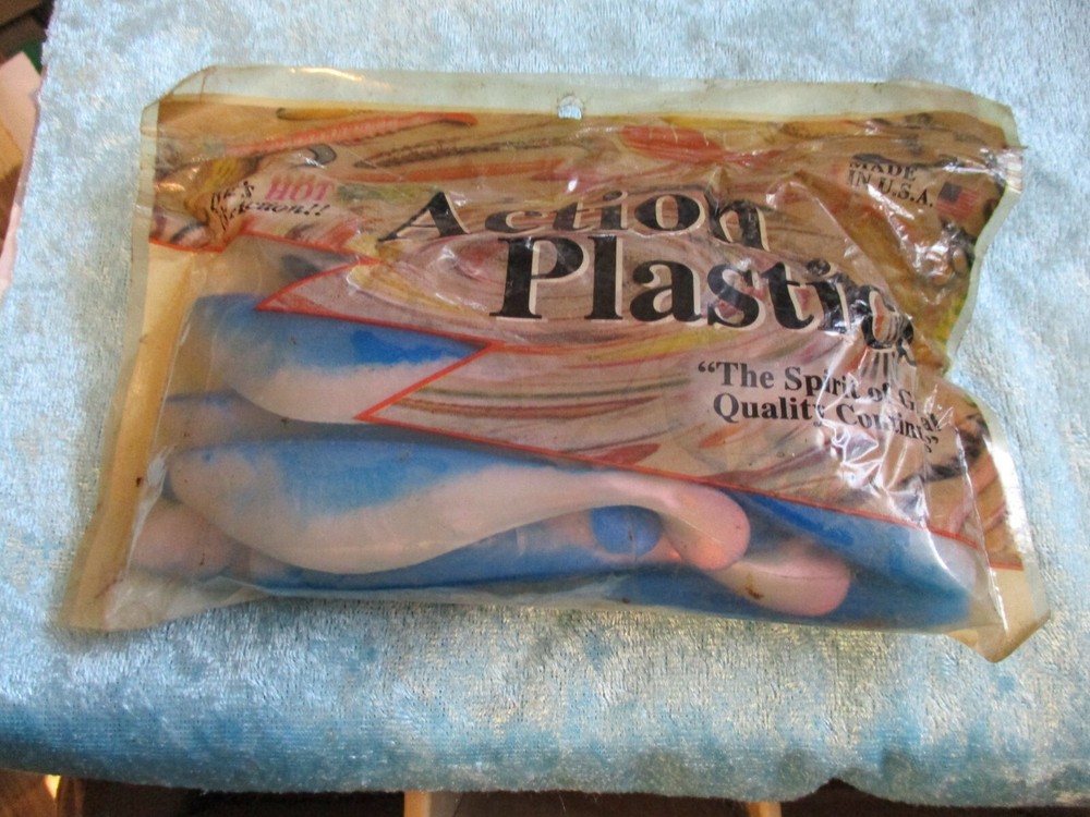 20 Pack Blue/White Action Plastics Rubber Shad