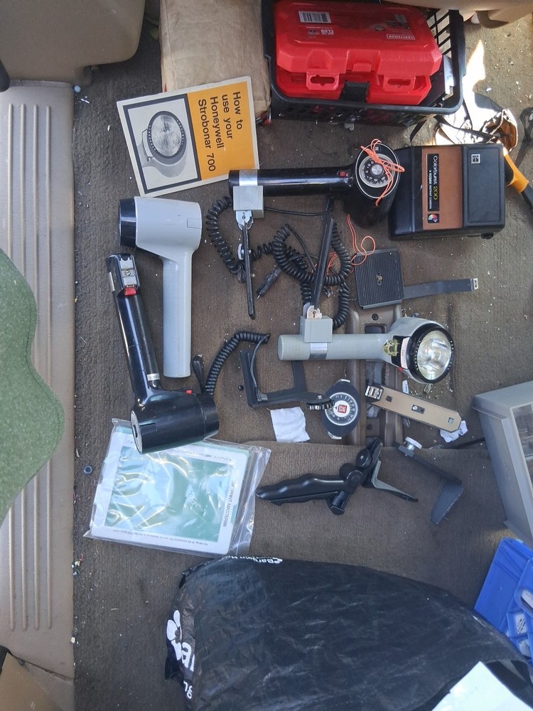 Vintage Cameras Accessory And Lights Untested