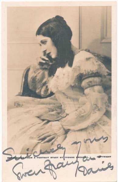 Gwen FFRANGCON-DAVIES / Photograph Signed