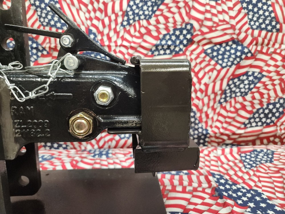 LOC-IT*** 2 5/16" SQUEEZE LATCH COUPLER LOCK,  W/DISK LOCK, ***FREE SHIPPING***