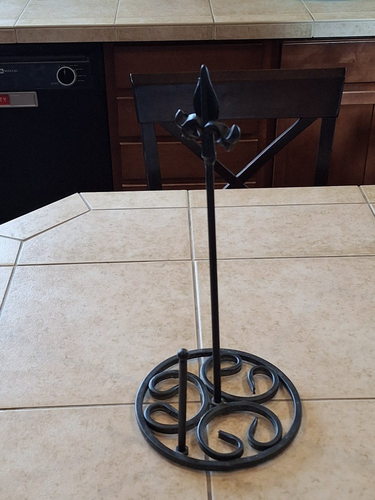 Iron Fleur De Lis towel dispenser