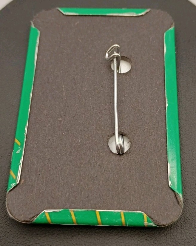 Vintage Riviera Cigarettes Rectangular Promotional Pinback Button Green/Gold