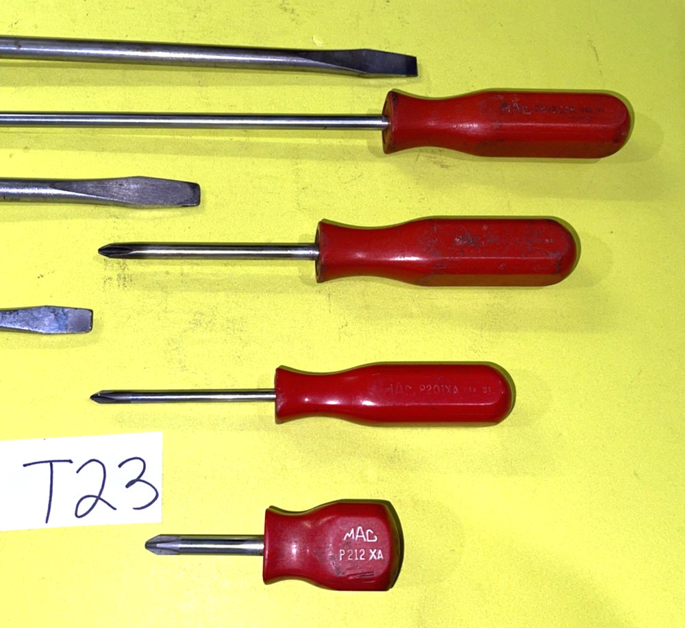 MAC TOOLS VINTAGE 9 PIECE ASSORTED RED HARD HANDLE SCREWDRIVER SET