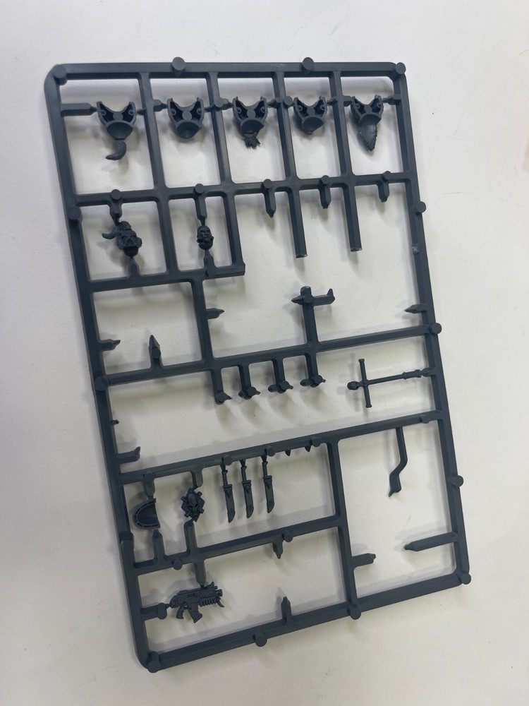 Warhammer 40K Bits - Space Marines Torso on Sprue - Partial No. 1