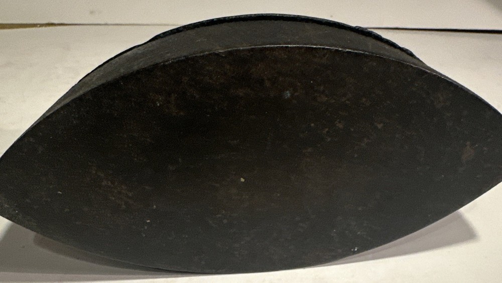 Antique Iron -no Handle/ 2.7 Lb