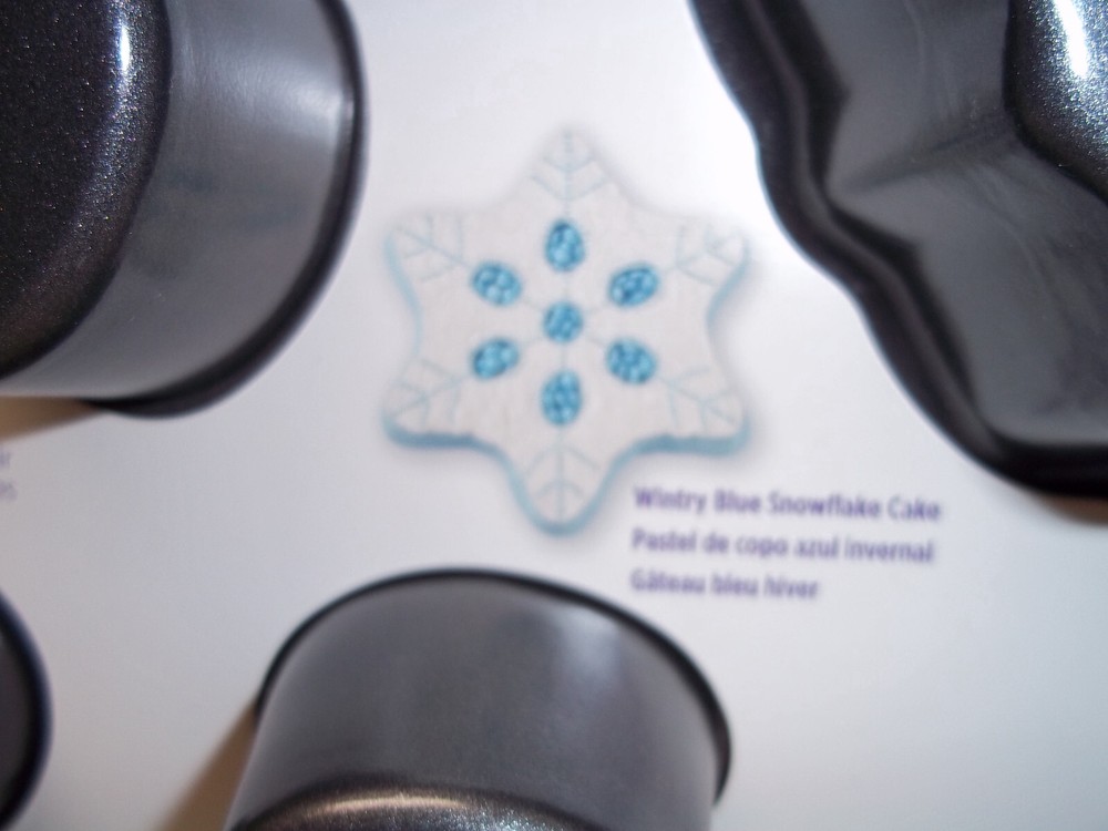 Wilton Snowflake Cake Pan Mold NEW WITH TAGS