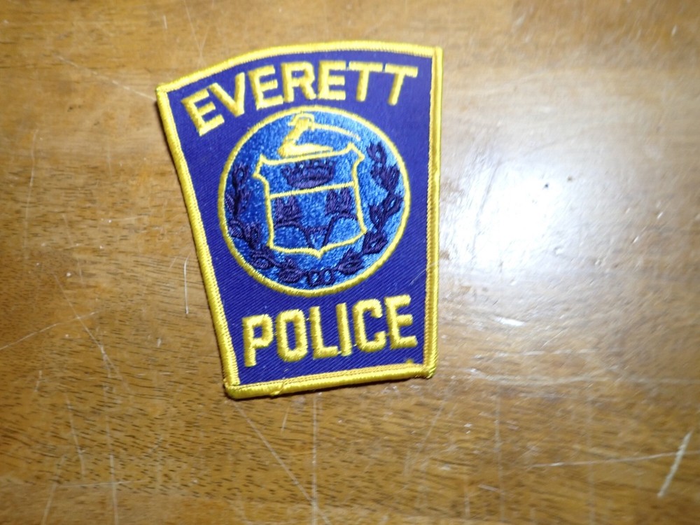 EVERETT  MASSACHUSETTS   EARLY VEST PATCH BX 14# 2