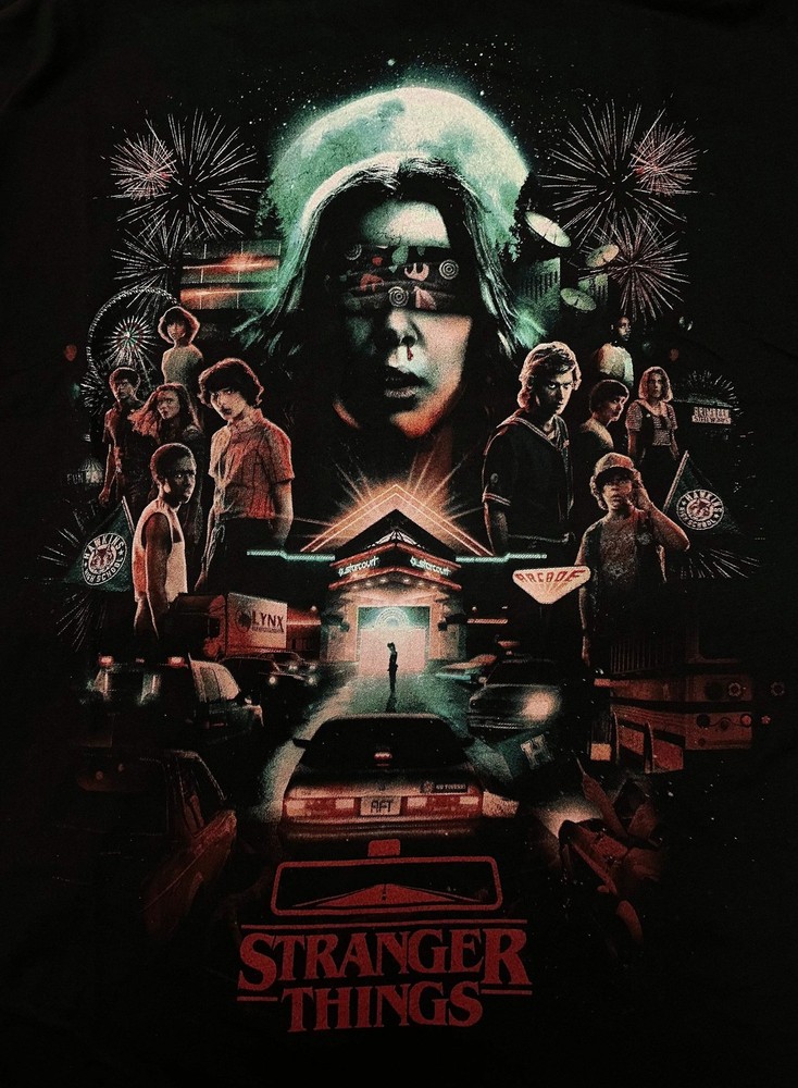 Stranger Things S3 T-Shirt Cast & Crew Gift