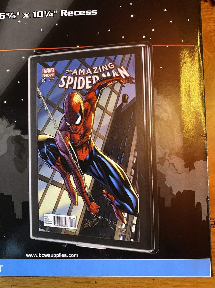 BCW Comic Book Holder UV Showcase CURRENT Wall Mount Display Case Frame Modern