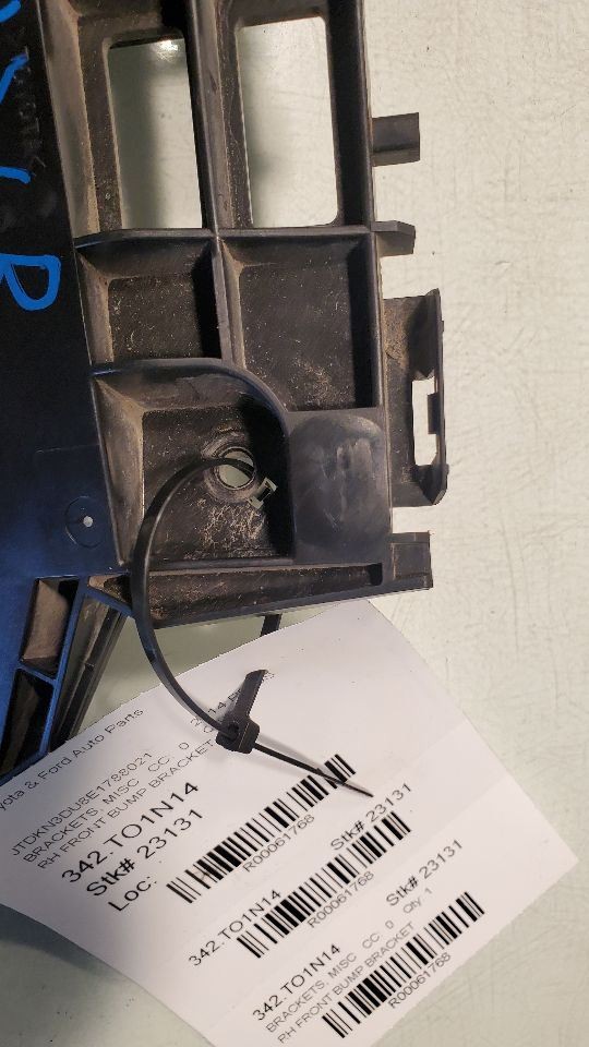 PRIUS 2014 RH FRONT BUMP BRACKET