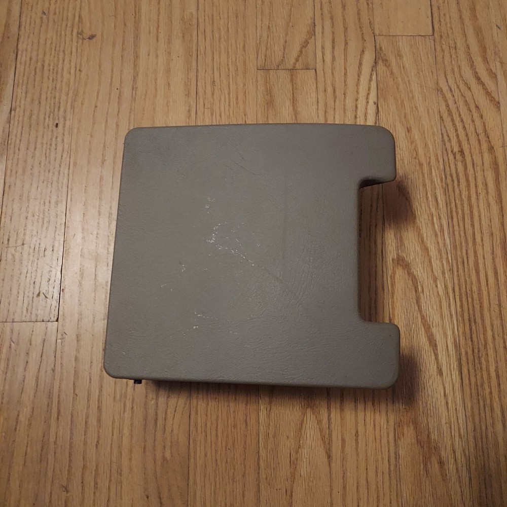 ⭐️ 2001 GMC Yukon Denali Console Cup Holder OEM TAN WITH RUBBER INSERTS.