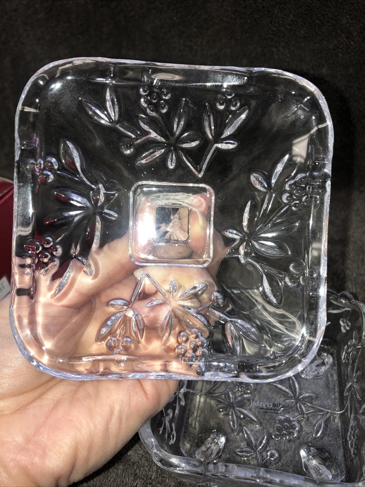 Studio Crystal Paola Collection Fine Crystal Small Footed Grape Canister