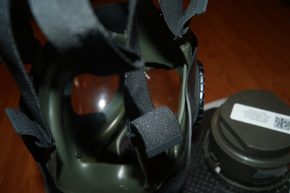 M40 SERIES GAS MASK MEDIUM -LARGE SIZE