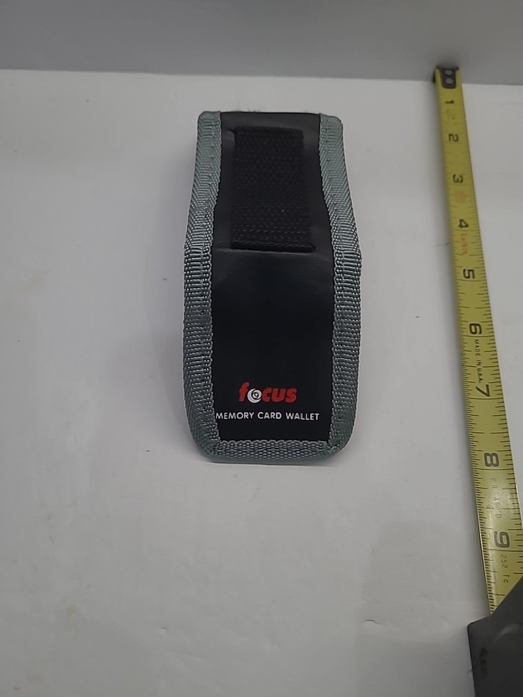 Focus Memory Card Wallet Tri-Fold 3 mesh pockets