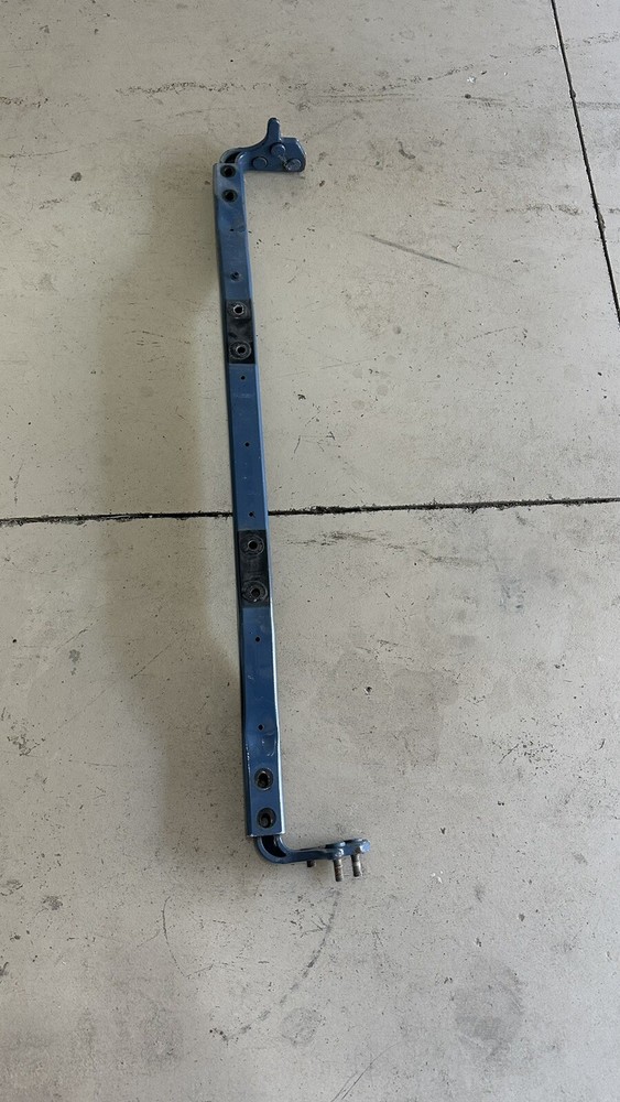 Peterbilt 579 Hood Hinge - Used