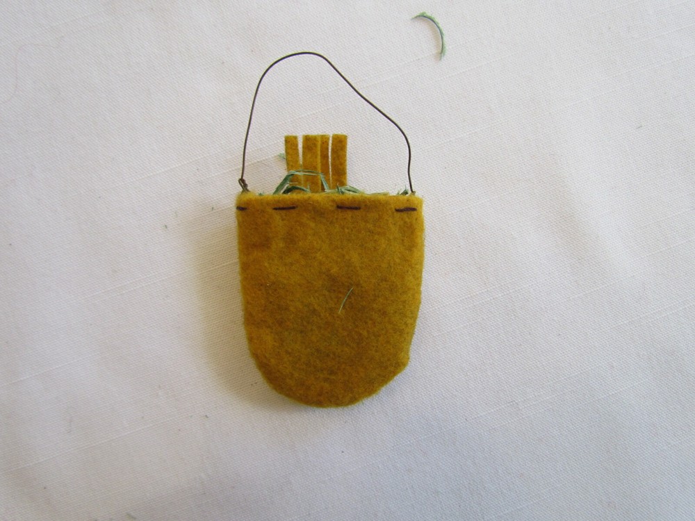 Mini Primitive style Easter Chick Ornaments / Basket Collins AF-7306 NEW 3pc
