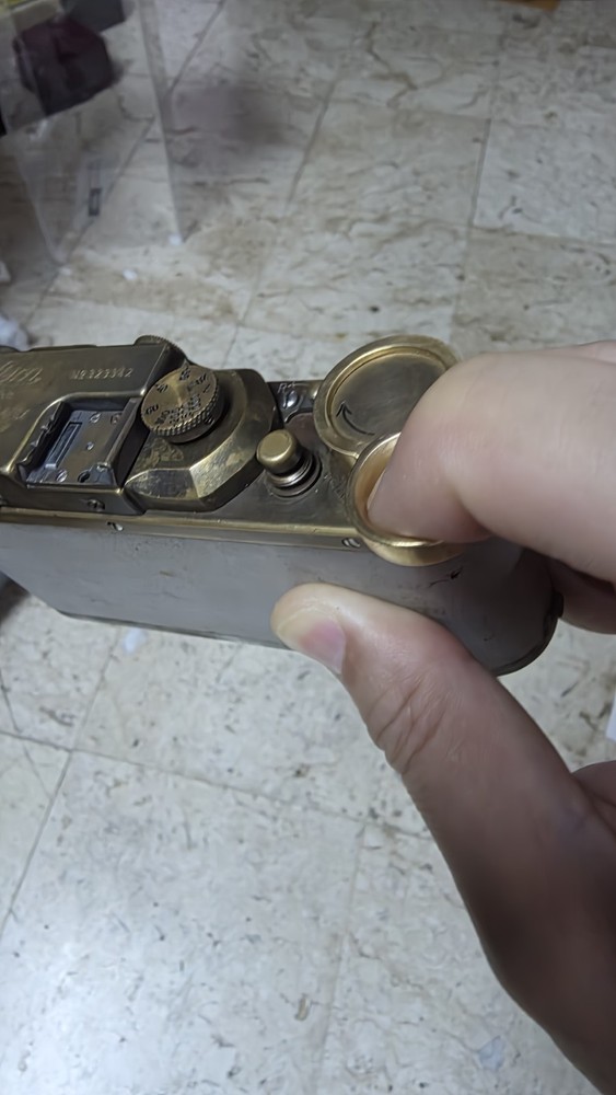 leica rapid advance lever shutter camera